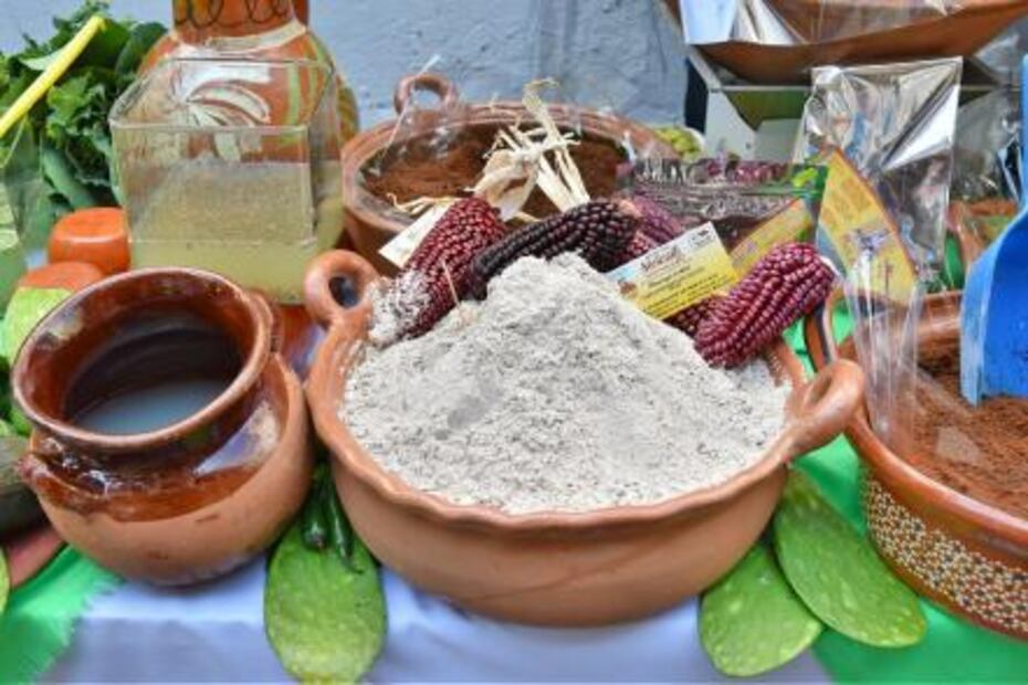 La familia que rescata el mole tradicional