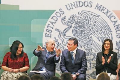 OCDE: tienen más probabilidades de ser 'ninis' las mujeres