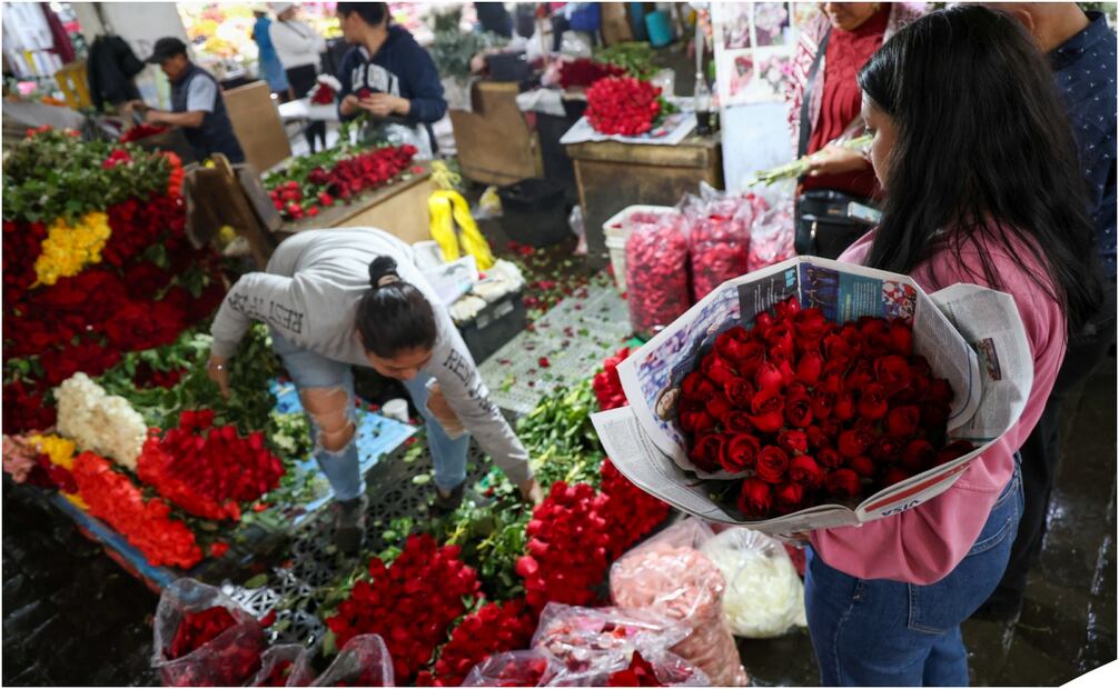 Venta de flores disminuye en el Mercado Jamaica, afirman comerciantes. Foto: Luis Camacho / EL UNIVERSAL