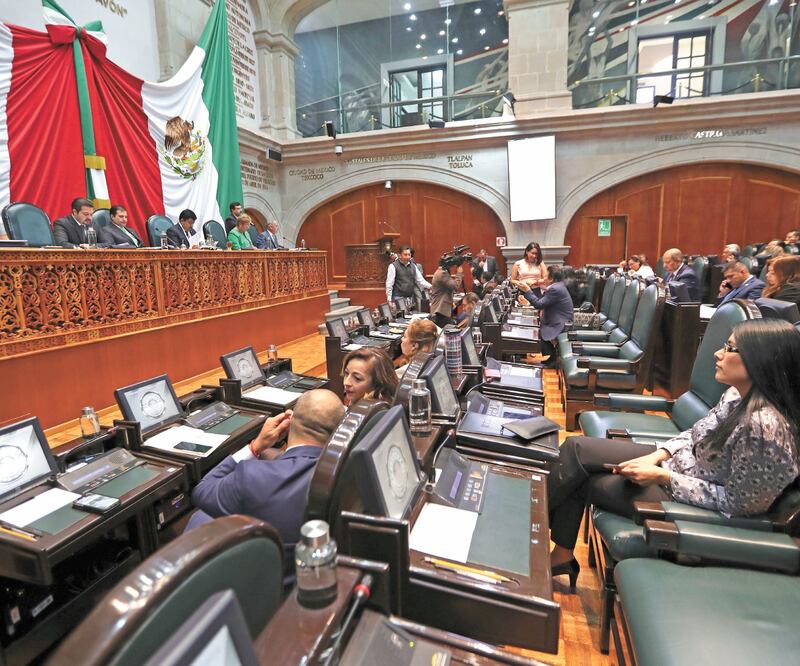 Legisladores mexiquenses aprobaron también que las secretarías de Finanza s, Comunicaciones y Obras Públicas, informen de forma trimestral los avances. JORGE ALVARADO. EL UNIVERSAL