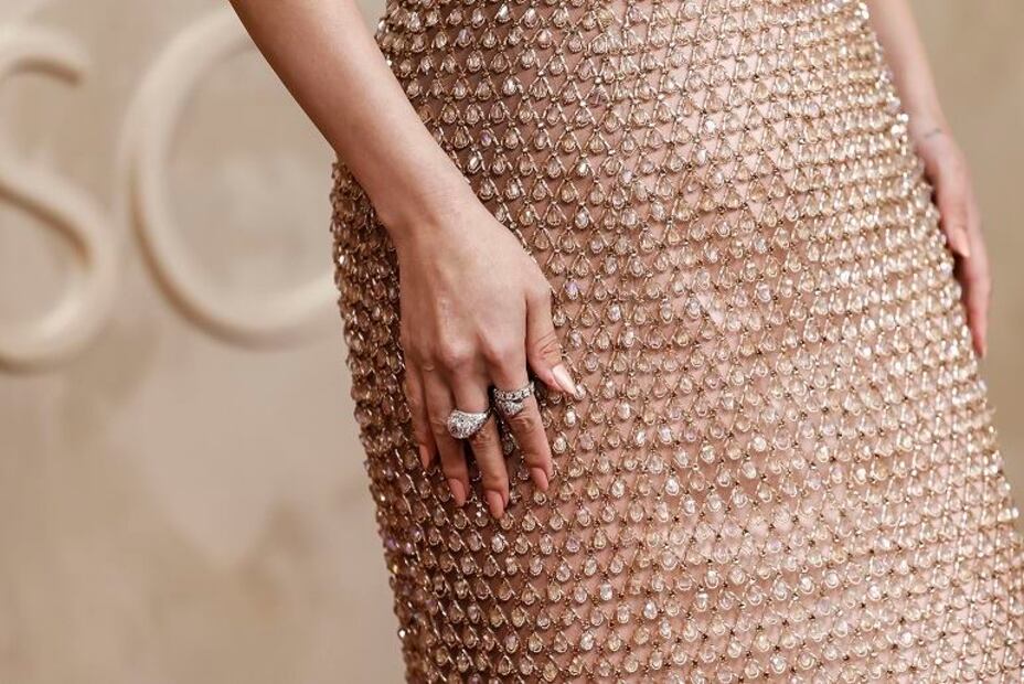 Su manicurista de siempre, Tom Bachik, creo un diseño en tono nude. Foto: EFE