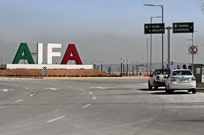 SAT y Aduanas supervisan en el AIFA combate a la evasión fiscal mediante plataformas de comercio electrónico