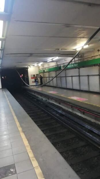 Ahora, cae cable en andén de la Línea 8 del Metro, estación Salto del Agua