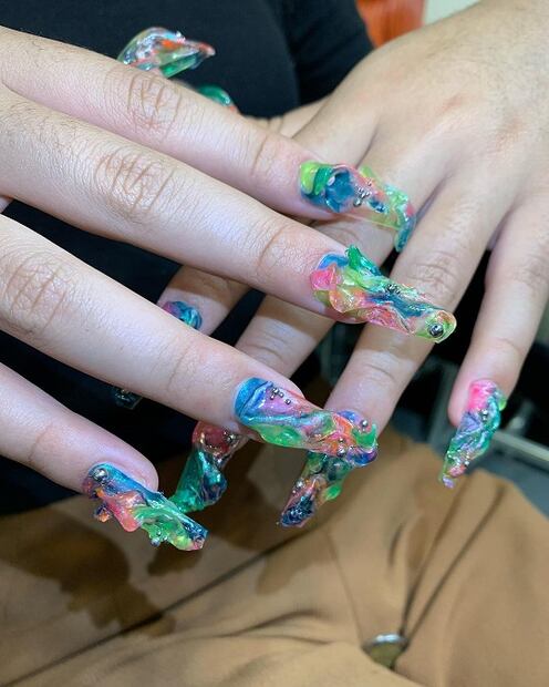 Conoce a los artistas de uñas de tus famosas favoritas