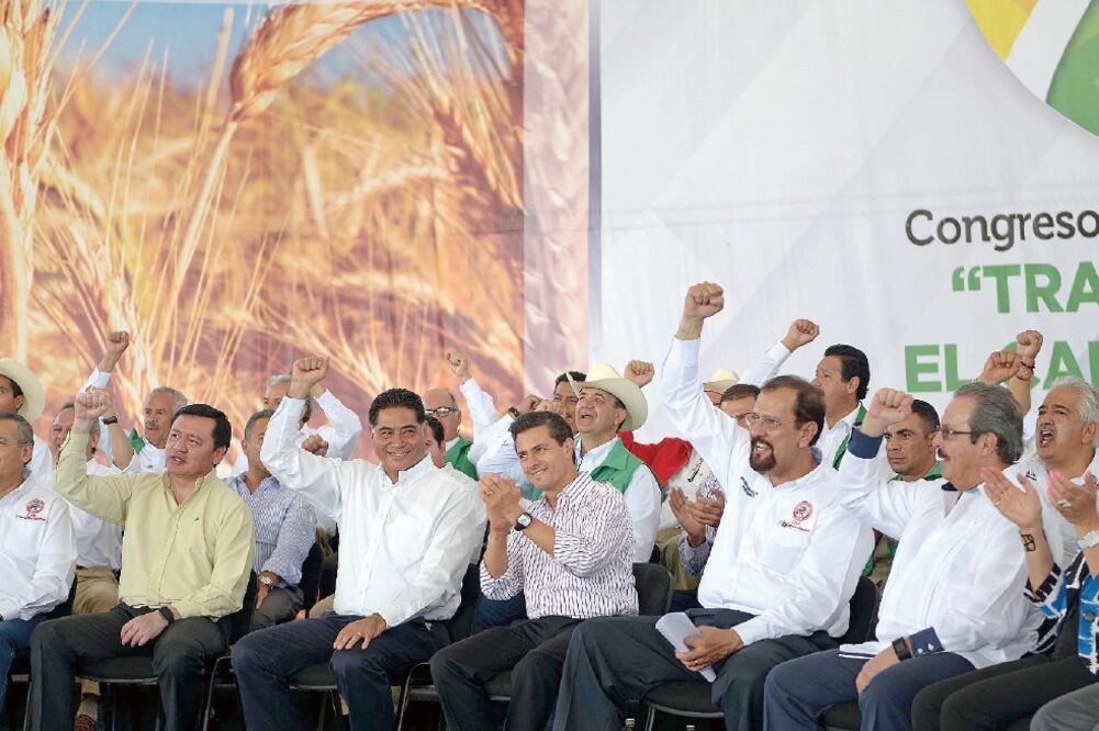 El presidente Enrique Peña Nieto estuvo en Durango para participar en el 77 congreso de la CNC (ESPECIAL)