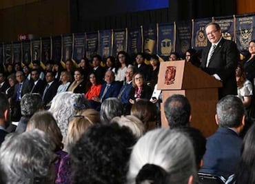 Rector Leonardo Lomelí da la bienvenida a 85 mil nuevos alumnos a la UNAM; "es su casa y les pertenece", celebra