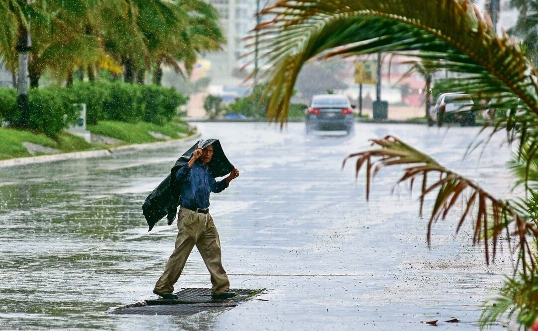 El Sistema Meteorológico Nacional pronosticó hoy lluvias puntuales muy fuertes debido a un monzón.  Foto: Carlos Alberto Carbajal / EL UNIVERSAL
