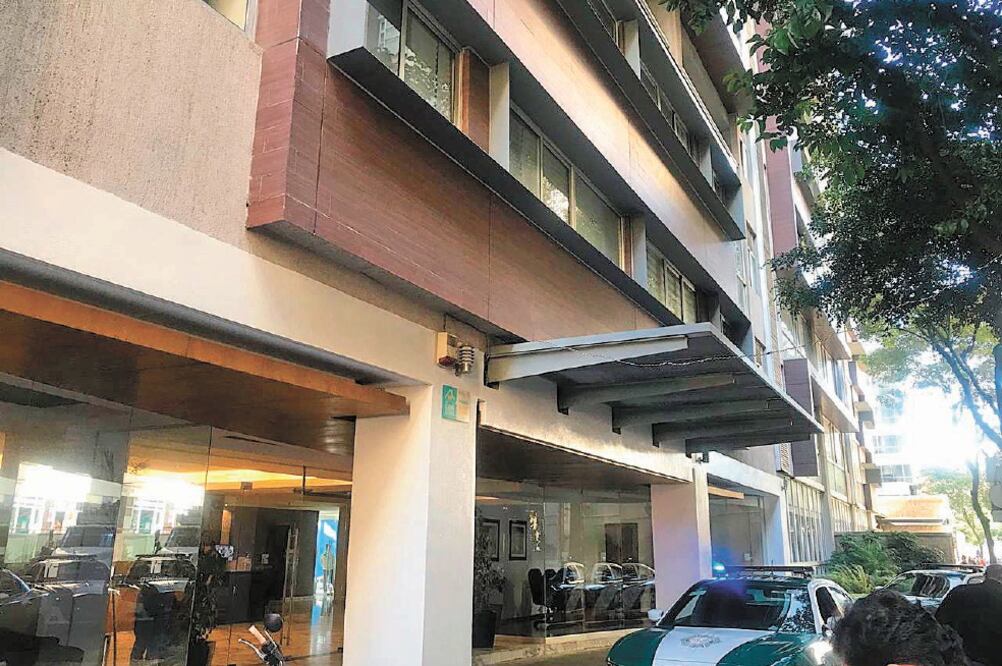 En el edificio donde vivía la modelo, en la alcaldía Miguel Hidalgo, hay por lo menos cinco cámaras de seguridad en la entrada del complejo. Foto: ARCHIVO EL UNIVERSAL