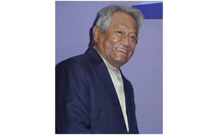 "Armando Manzanero no presenta ningún síntoma de Covid-19", explica su esposa