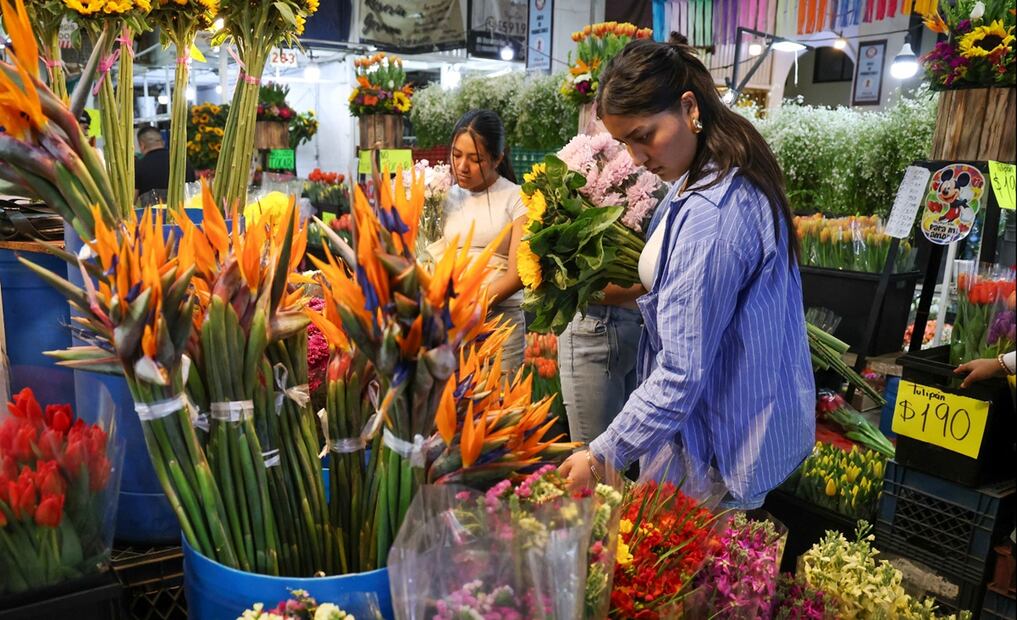 Venta de flores en Mercado de Jamaica. Foto: Luis Camacho/EL UNIVERSAL