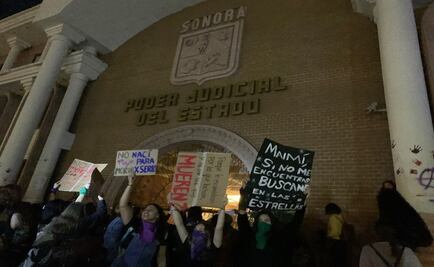 Cientos de mujeres protestan en Sonora contra la violencia de género