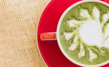 La poderosa infusión que actúa como un remedio natural para la salud, según Harvard