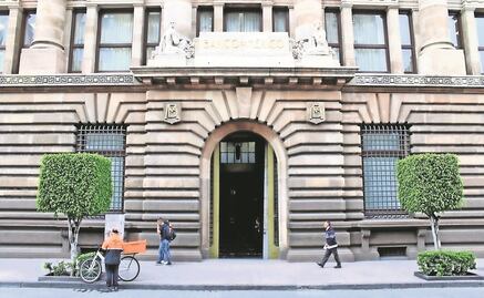 Banxico eleva tasa de interés a histórico 10%