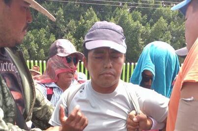 Detiene CNTE a infiltrados durante marcha en Chiapas