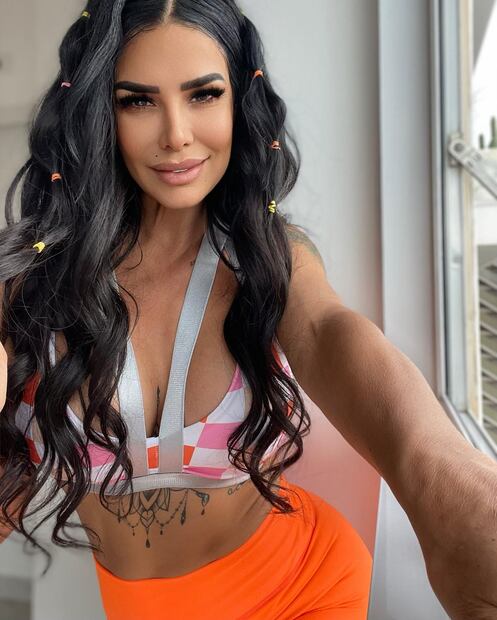 Lis Vega posando. Fuente: Instagram @lisvegaoficial
