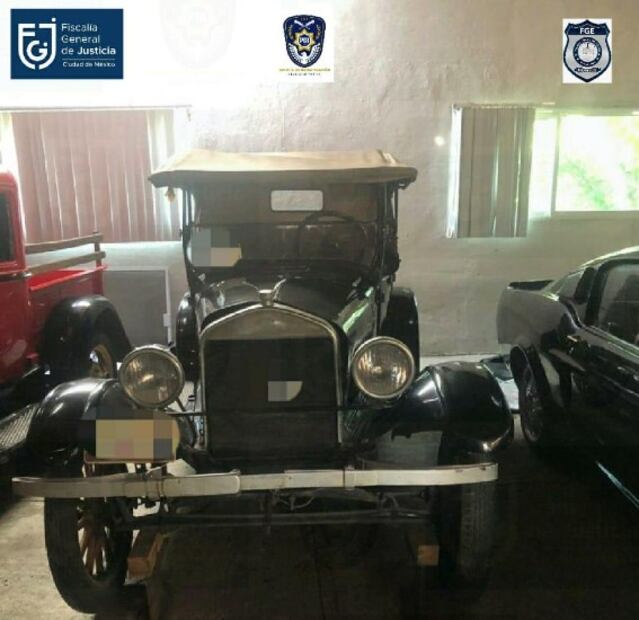 Catean domicilio de Raymundo Collins en Tequesquitengo; aseguran 41 autos clásicos