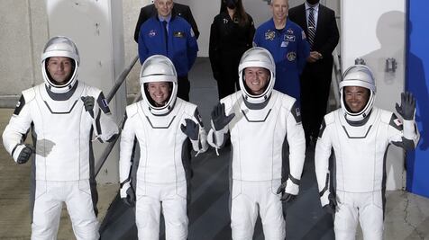 Después de seis meses fuera de órbita, misión Crew-2 regresa a la Tierra 