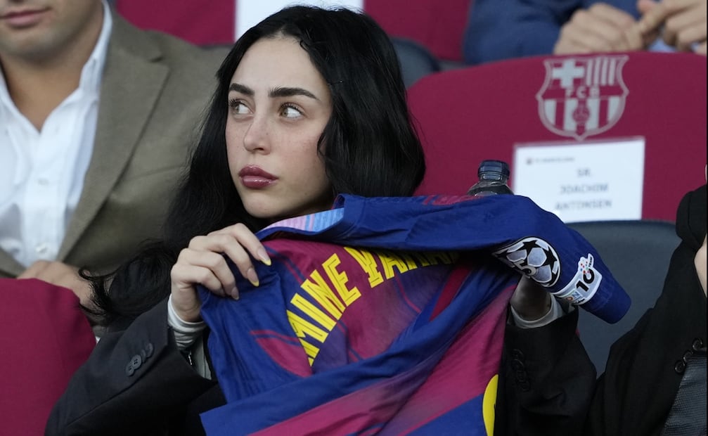La cantante argentina Nicki Nicole, pareja del delantero del Barcelona Lamine Yamal, durante el partido de la jornada 3 de la Liga de Campeones entre el Barcelona y el Olimpiacos, este martes en el Estadi Olímpic Lluís Companys.
FOTO: EFE/ Alejandro García.
