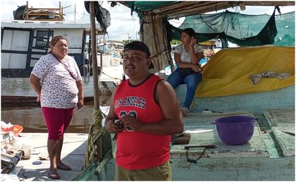 Familiares de pescadores desaparecidos en Yucatán piden colecta; Gobierno reparte despensas a damnificados