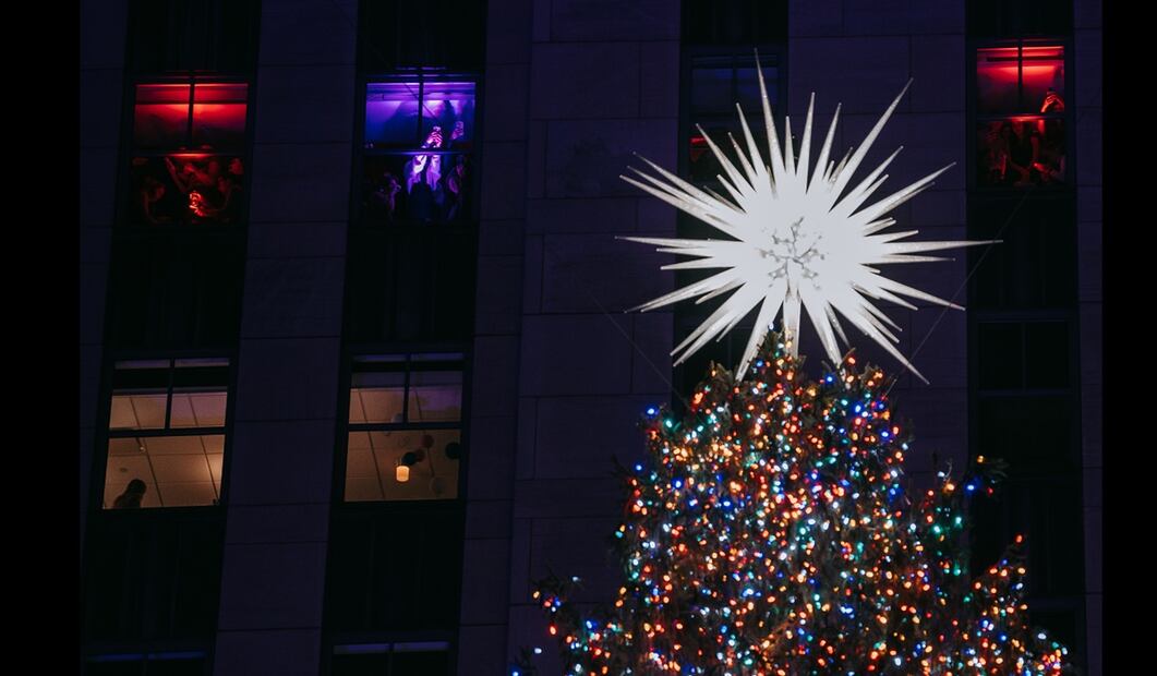 Encendido del árbol de Navidad del Rockefeller Center en Nueva York. Foto: EFE