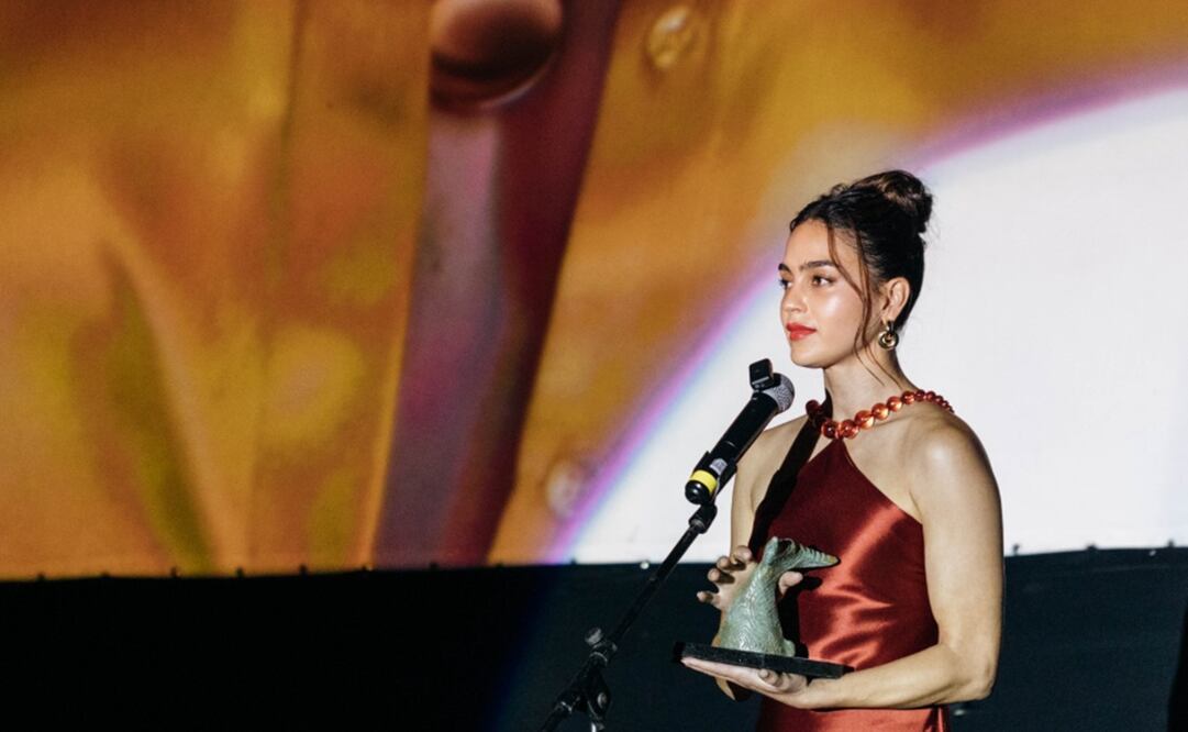 Melissa Barrera recibe el Premio Sin Fronteras. Fotos: Diego Urquiza.