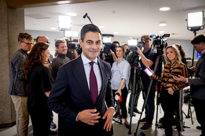 Candidato centrista de Países Bajos reivindica la victoria en comicios legislativos; vence a la extrema derecha