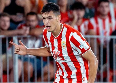 César Montes y Almería descienden a la Segunda División; así fue su disculpa en redes sociales