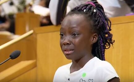 Niña llora al pedir respeto a los derechos de afroamericanos