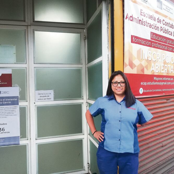 Gabriela Casas estudia Contabilidad y Administración en una de las 19 universidades de Morena; agradece que sea gratuita, pues le ha favorecido.TERESA MORENO. EL UNIVERSAL