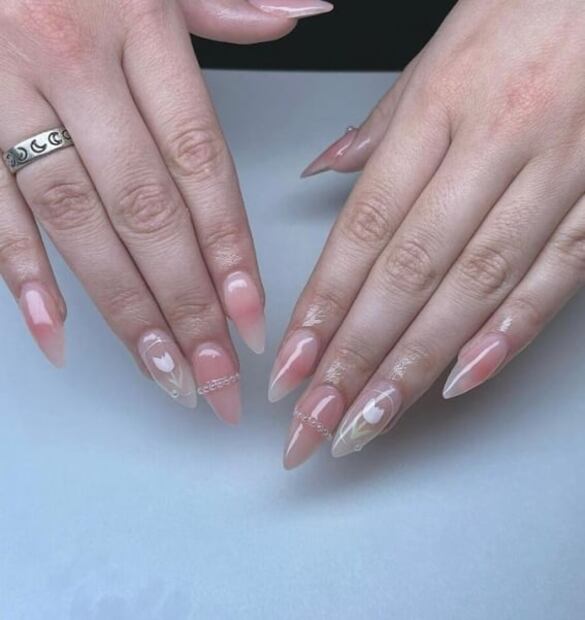 Blush nails, la tendencia más prometedora en uñas para el 2023