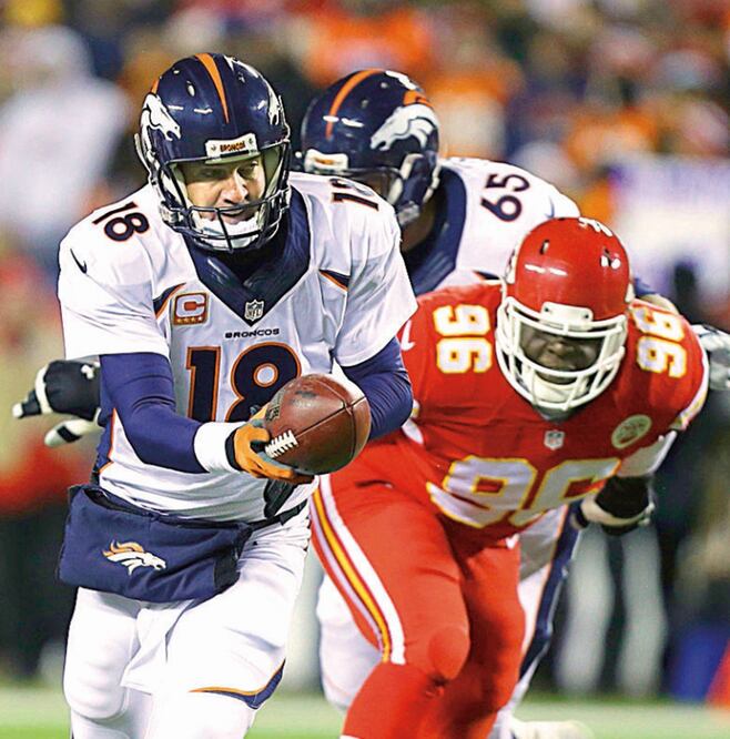 Los Broncos, comandados por Manning, tienen cuatro triunfos al hilo ante los Chiefs en el Arrowhead Stadium (ARCHIVO EL UNIVERSAL)