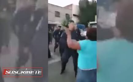 Policías golpean a mujeres por oponerse a detención