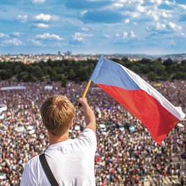 Exigen en Praga la renuncia del premier