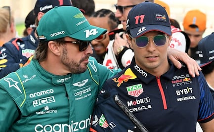 Fernando Alonso le lanza una advertencia a Checo Pérez: "Lewis siempre lo hizo muy bien"