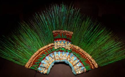 AMLO modifica ley para pedir en préstamo bienes como el Penacho de Moctezuma