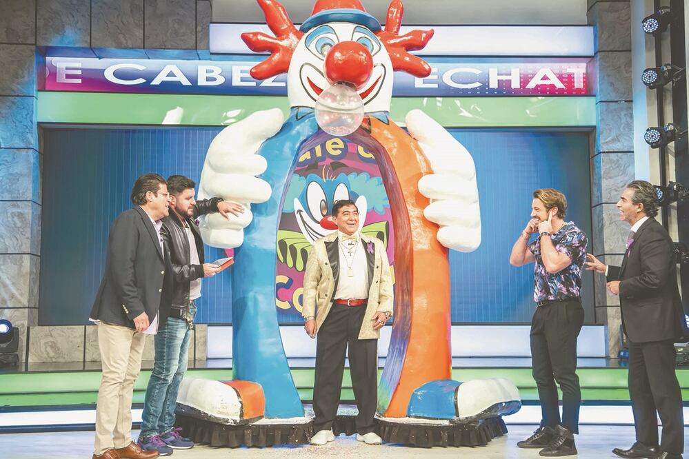 Ante la ausencia de Legarreta y Montijo, el programa Hoy convocó a invitados especiales como Carlos Bonavides (centro). Foto: TELEVISA