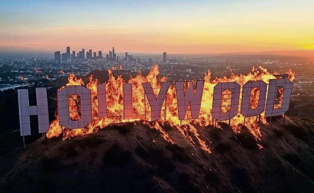 Imagen realizada con IA que muestra las letras en llamas de Hollywood, algo que no sucedió, como alegoría de la crisis de la industria. Imagen creada por Jesús Díaz por IA (Grok)