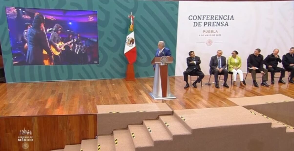 Con "permiso" de Los Tigres del Norte, AMLO pone corrido en la mañanera en defensa de migrantes