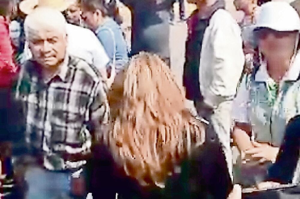 Moviliza ción. Los inconformes bloquearon la caseta de cobro de Chalco para exigir respuestas. (ESPECIAL)