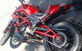 Pareja de bikers muere aplastada tras esquivar camión en Calzada Camarones