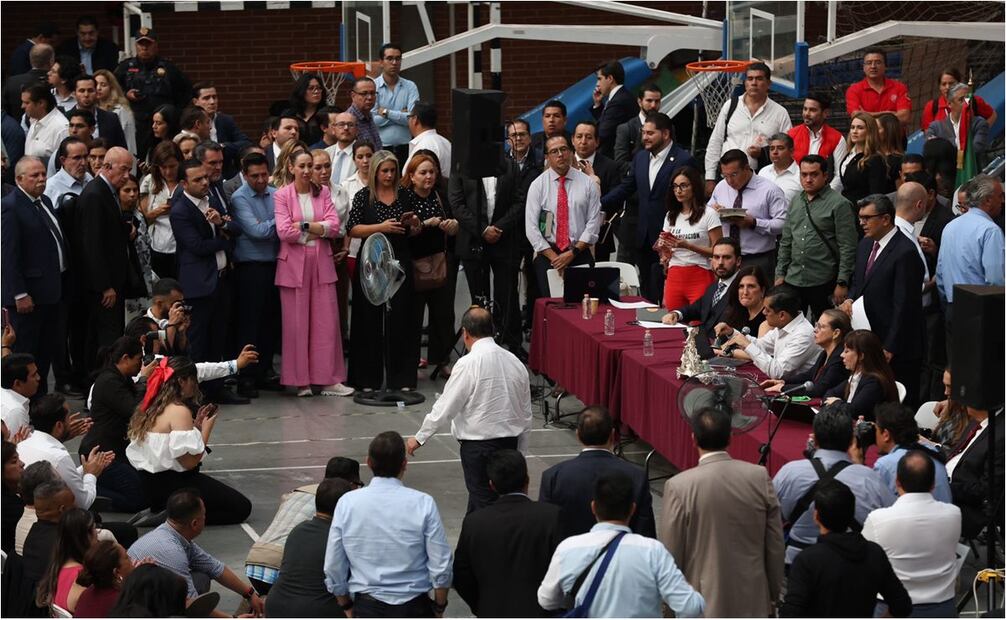 Diputados discuten reforma judicial en sede alterna por protestas. Foto: Diego Simón/EL UNIVERSAL