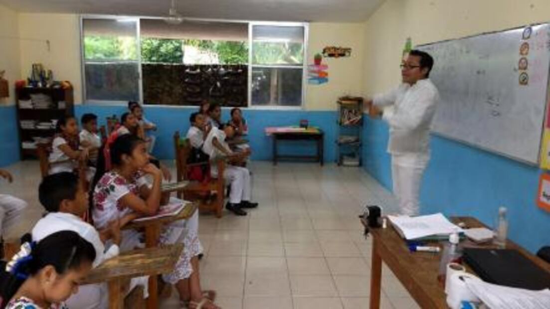 En Yucatán rescatan tradición maya con trajes típicos