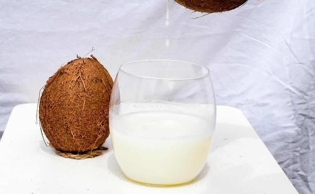 Prepara agua de horchata con coco. Foto: Pexels