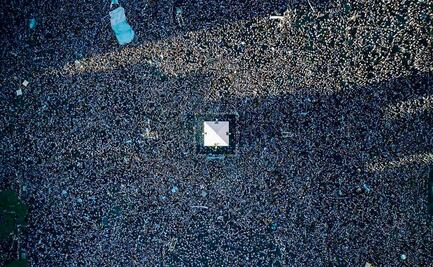 El Obelisco, pequeño entre millones de argentinos