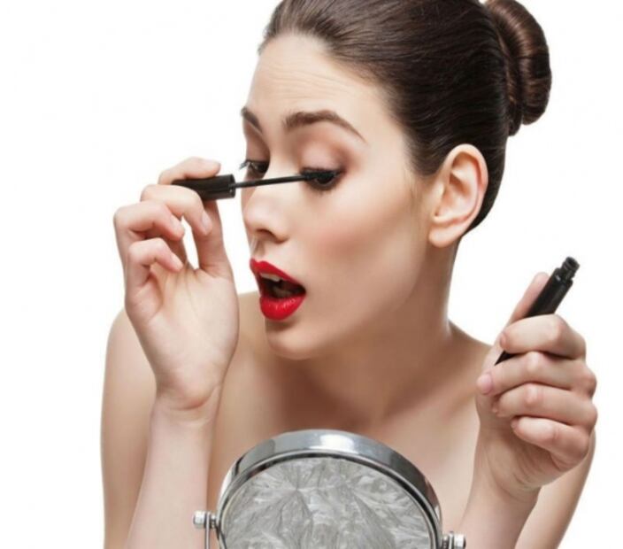 Trucos de maquillaje para que tus ojos se vean más grandes