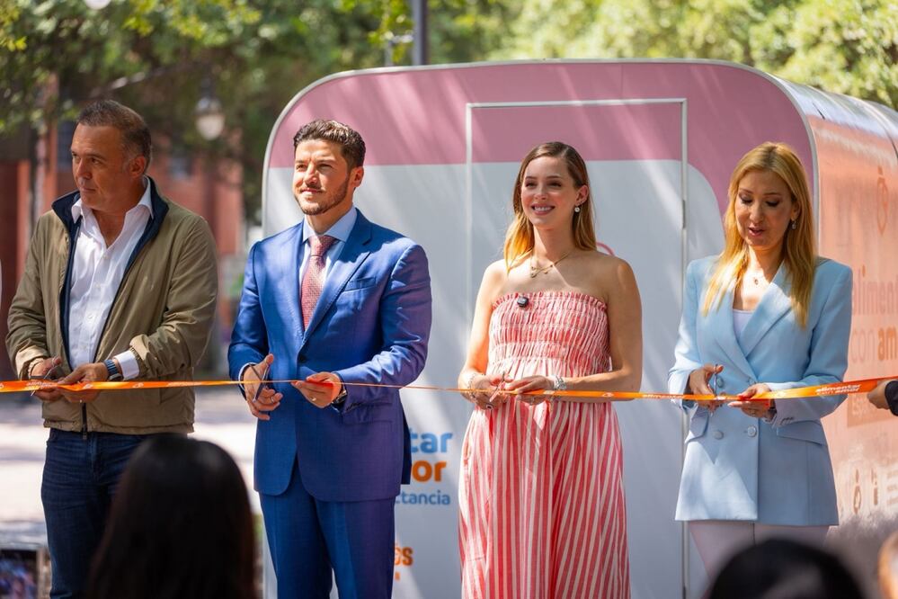 El gobernador de Nuevo León, Samuel García Sepúlveda y la titular de Amar a Nuevo León, Mariana Rodríguez Cantú. Foto: Especial