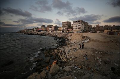 Más de 3 mil 700 toneladas de plásticos flotan en el Mediterráneo