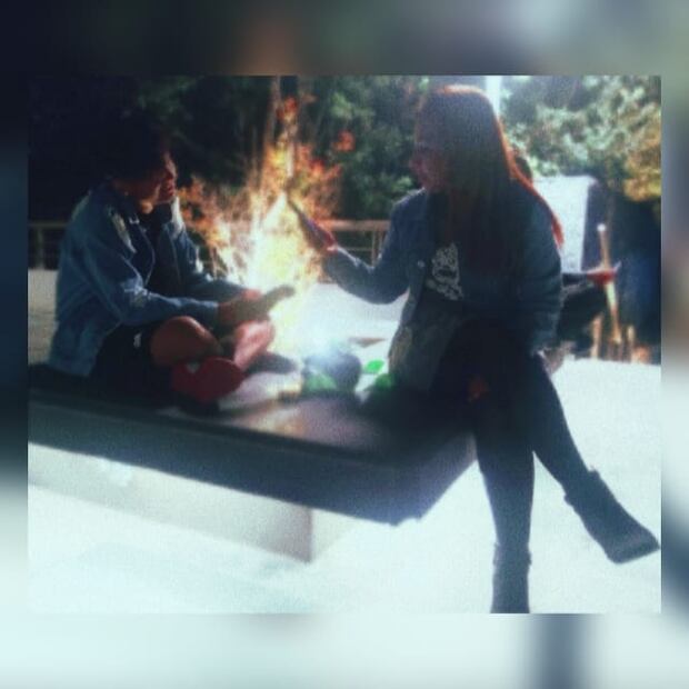 Denisse Tavitas junto a su hijo de 14 años de edad. Foto: Especial