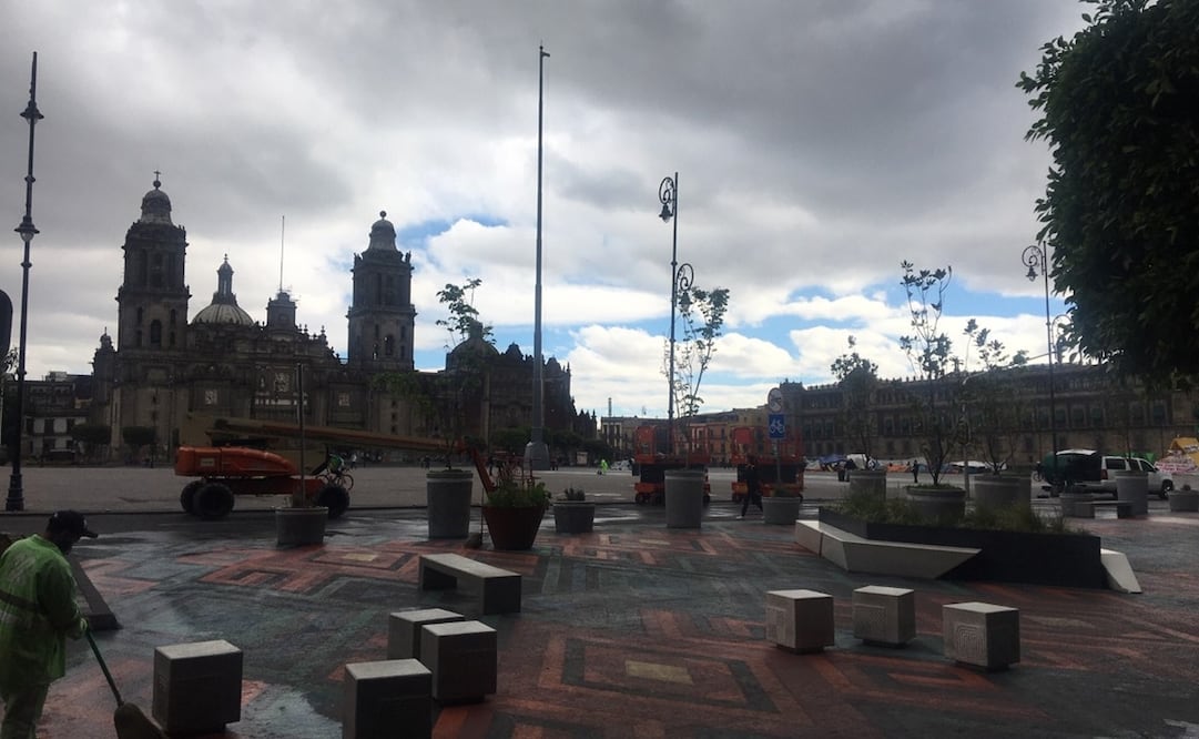 Se utilizó una grúa con iluminación potente para simular luz de luna y se echaron mano de dos pipas, con 10 mil litros de agua cada una. Foto: César Huerta/EL UNIVERSAL