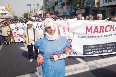 Marchan en Ecatepec para exigir alto a los feminicidios 